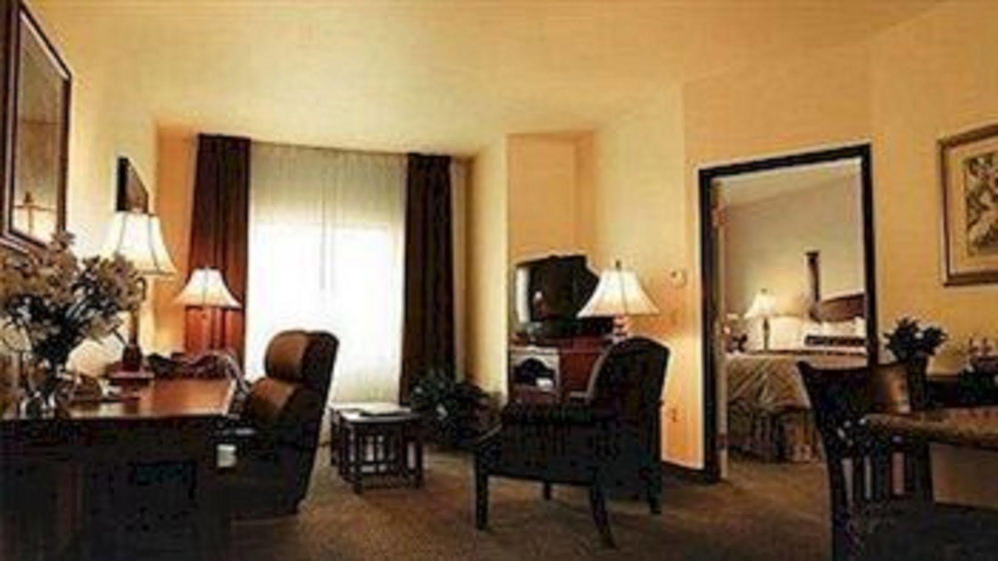 Staybridge Suites Guelph, An Ihg Hotel Room photo